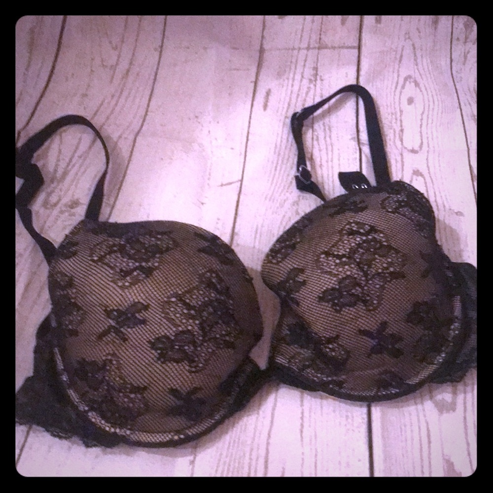 Black lace Victoria’s Secret bra